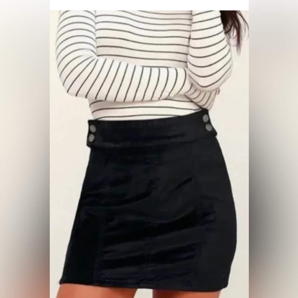 Free People Woman’s Black Velvet Retro Mini Straight Skirt Short Black Size 31